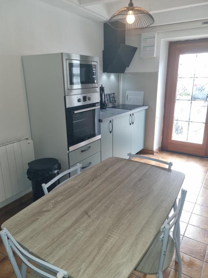 Jolie Petite Maison Dans Village Fortifie Brigueuil المظهر الخارجي الصورة