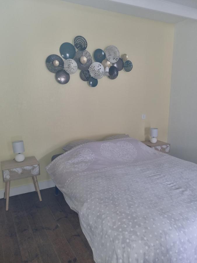 Jolie Petite Maison Dans Village Fortifie Brigueuil المظهر الخارجي الصورة